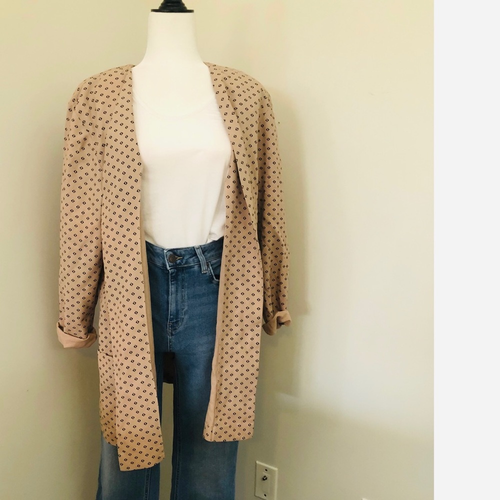 Beautiful vintage long blazer